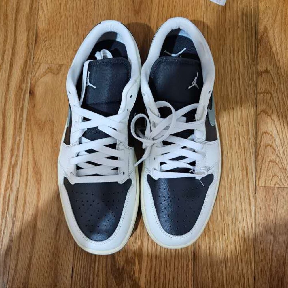 Air Jordan 1 Low - Anthracite/Sail/Legend Sand/Jade Smoke - Size W 12 / M 10.5